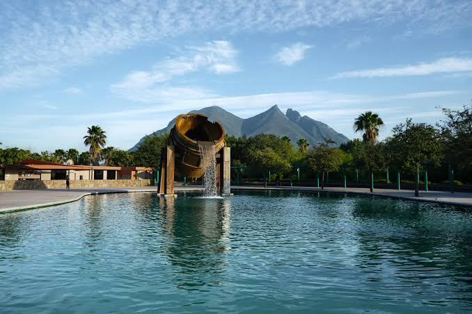 Paseo Santa Lucía, em Monterrey, no México