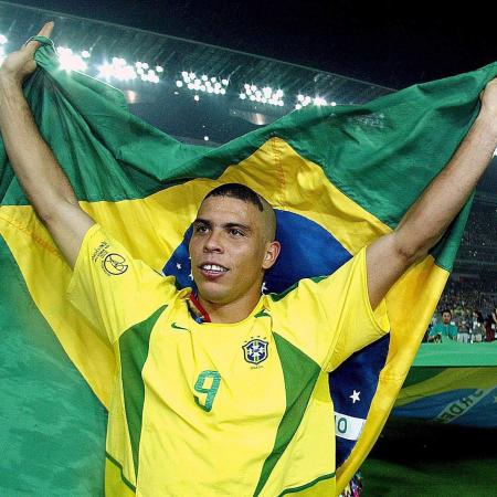 Ronaldo comemora título do Brasil na Copa do Mundo de 2002 • Reprodução/X Fifa World Cup