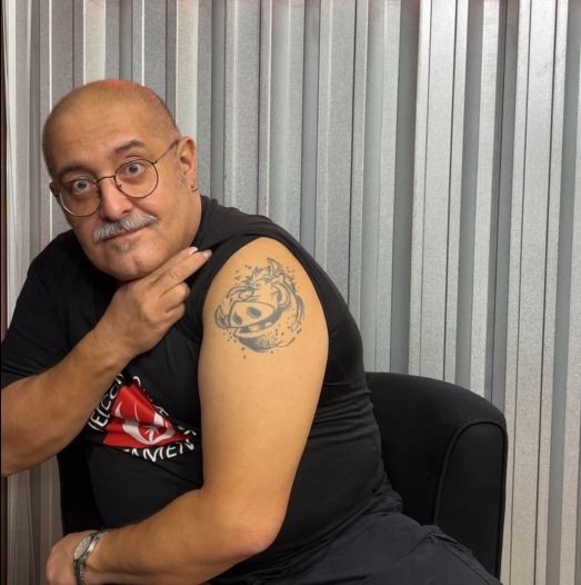 Mauro Ramos exibe tatuagem do javali Pumba, de 'O Rei Leão'
