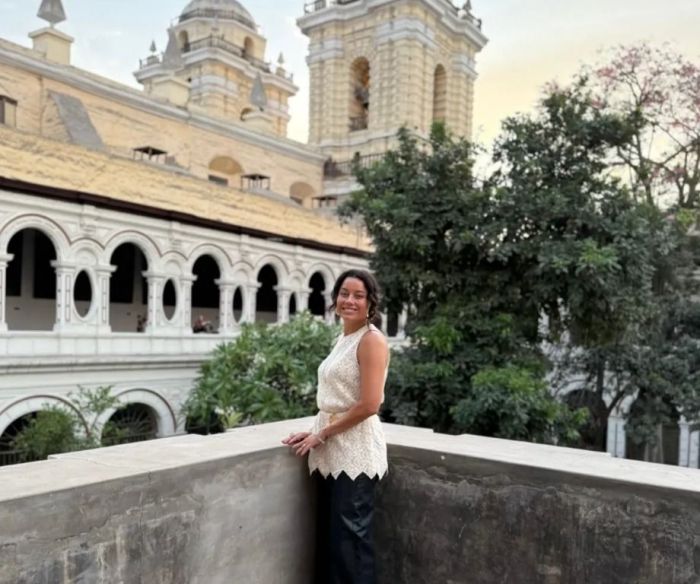Daniela Filomeno na Basílica e Convento de São Francisco, um dos passeios imperdíveis em Lima
