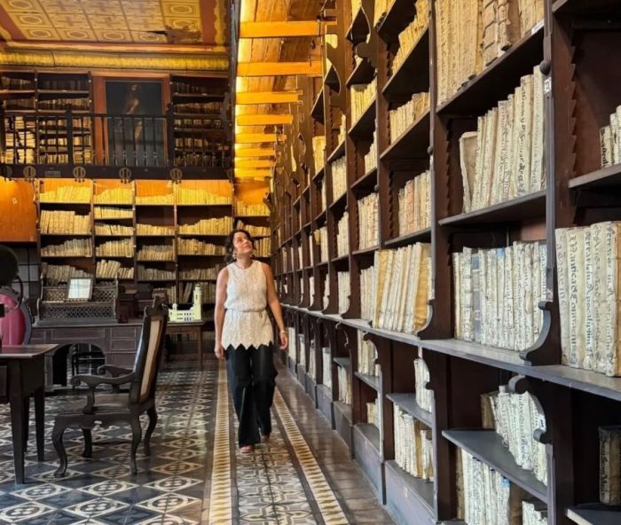 Biblioteca do convento tem mais de 25 mil livros, muitos datados antes mesmo do século 16