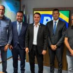 Flávio Bolsonaro e Cláudio Castro anunciam Douglas Ruas para o governo do Rio em 2026