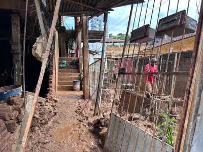 Destruição no Centro de Ubá após dois dias de chuvas intensas e enchentes