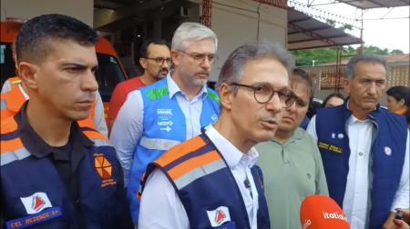 Zema concede entrevista coletiva em Ubá