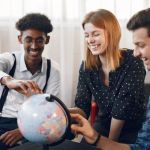 Intercâmbio na Inglaterra: desafio EF Challenge abre inscrições para estudantes brasileiros