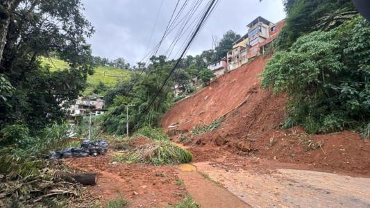 Estradas travadas e solo encharcado: chuvas ameaçam o agro na Zona da Mata
