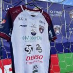 Clube mineiro age no mercado e contrata zagueiro e atacante para sequência da temporada