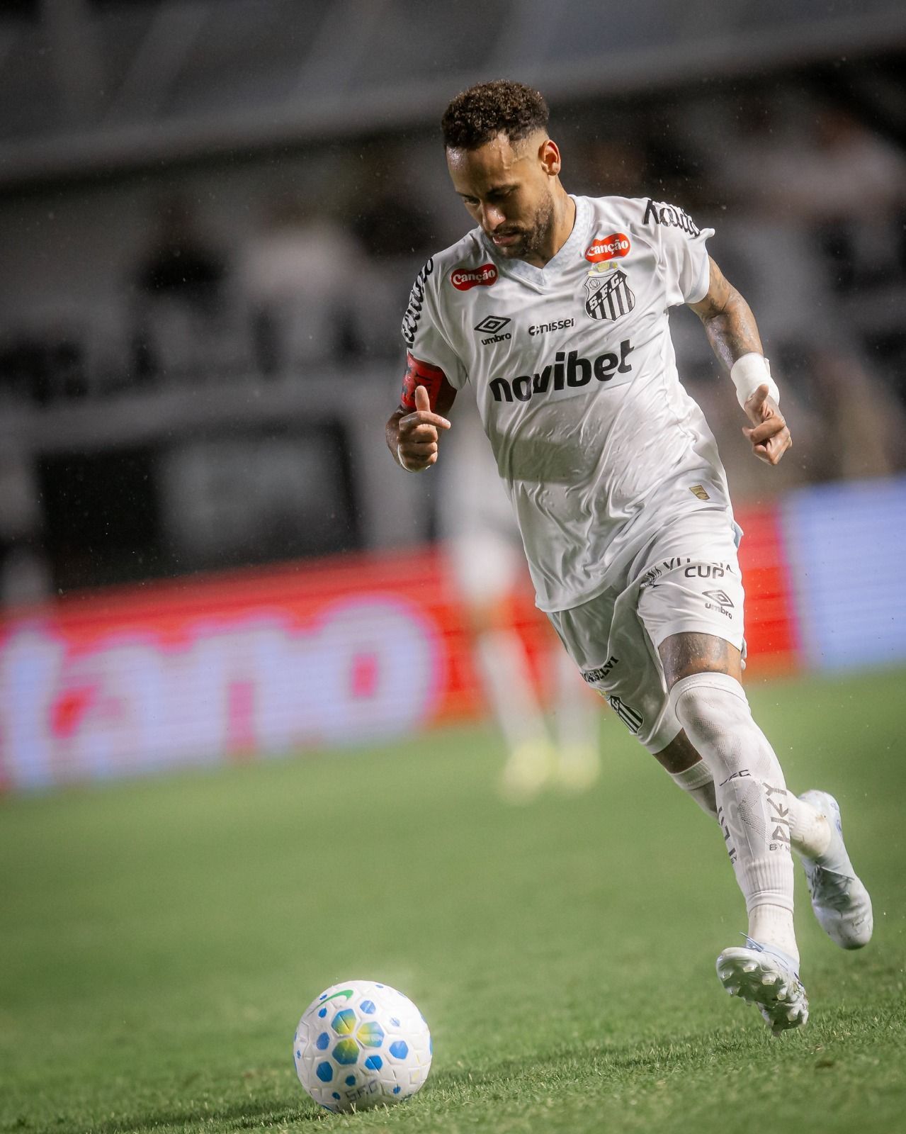 Comissão técnica do Santos adota estratégia para potencializar Neymar