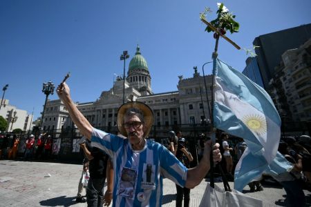 Argentinos protestam contra reforma trabalhista