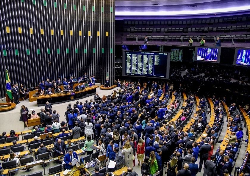 Comissão especial sobre escala 6x1 deve ser votado nesta quarta (27)
