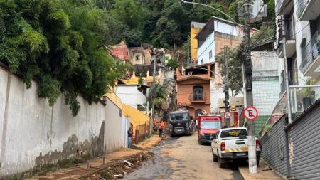 Buscas no bairro Paineiras, em Juiz de Fora