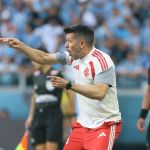 Pezzolano, do Inter, dispara contra arbitragem: 'Torcedor do Grêmio operando o VAR'