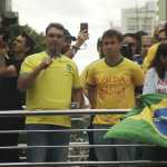 Flávio Bolsonaro se manifesta sobre disputa pelo Governo de MG: 'Tem que ser amadurecida'