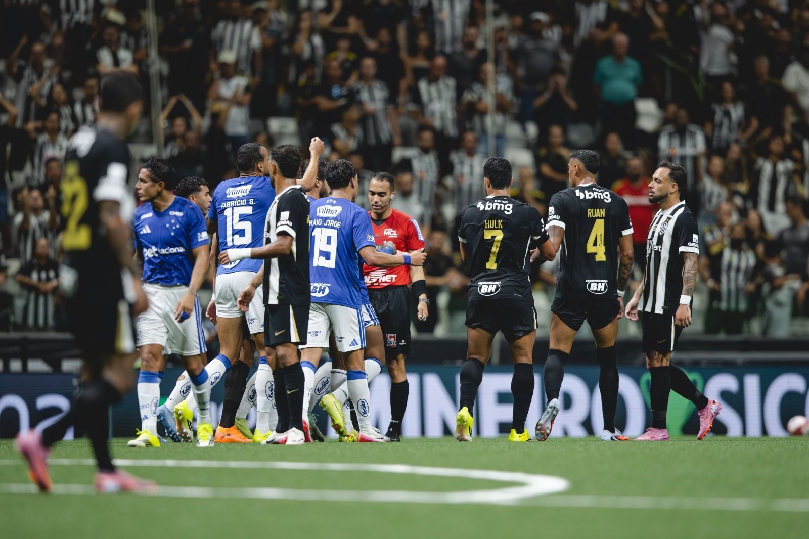 Cruzeiro e Atlético se acertam sobre arbitragem para final do Campeonato Mineiro