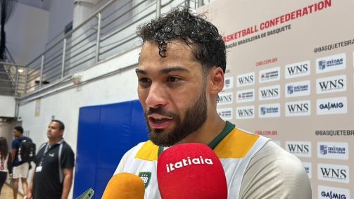 Mãozinha, jogador da Seleção Brasileira de Basquete