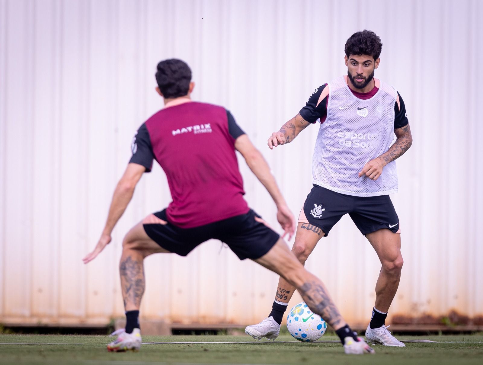Retornos próximos? Corinthians atualiza situação de Yuri Alberto e Kaio César