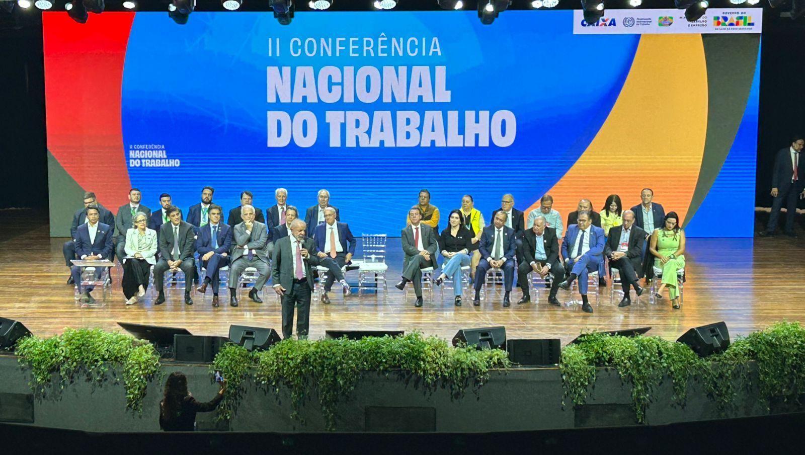 Lula defende acordo e diz que fim da escala 6x1 não pode ser enfiado 'goela abaixo'