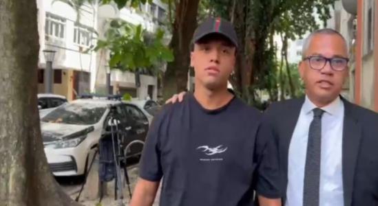 Vitor Hugo Oliveira Simonin, de 18 anos, se entrega à polícia