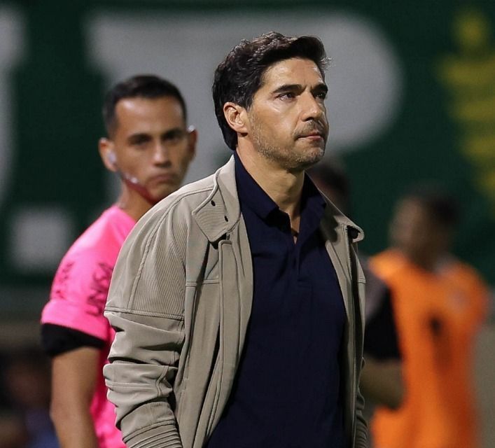 Abel aponta dificuldades do Palmeiras e diz o que falta para Arias ser titular