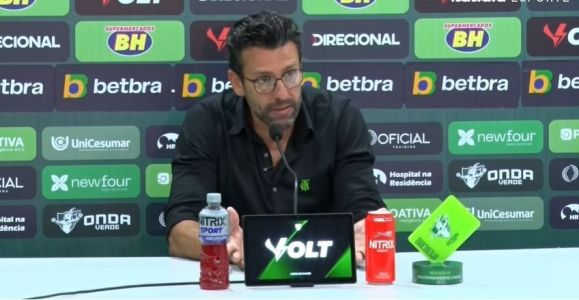 Alberto Valentim, técnico do América