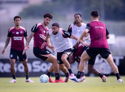 Zakaria Labyad em treino no CT Joaquim Grava
