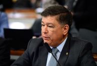 Presidente da CPMI do INSS entrega ao STF relatório rejeitado pela comissão