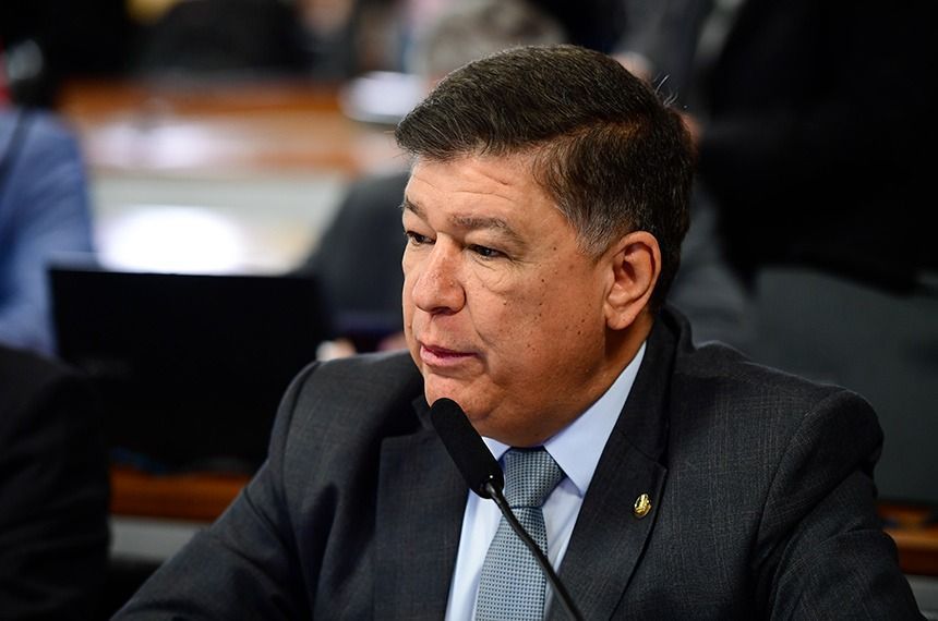 Presidente da CPMI do INSS entrega ao STF relatório rejeitado pela comissão