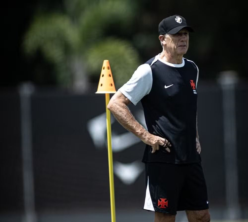 Veja jogadores disponíveis do Vasco para duelo com o Cruzeiro no Mineirão