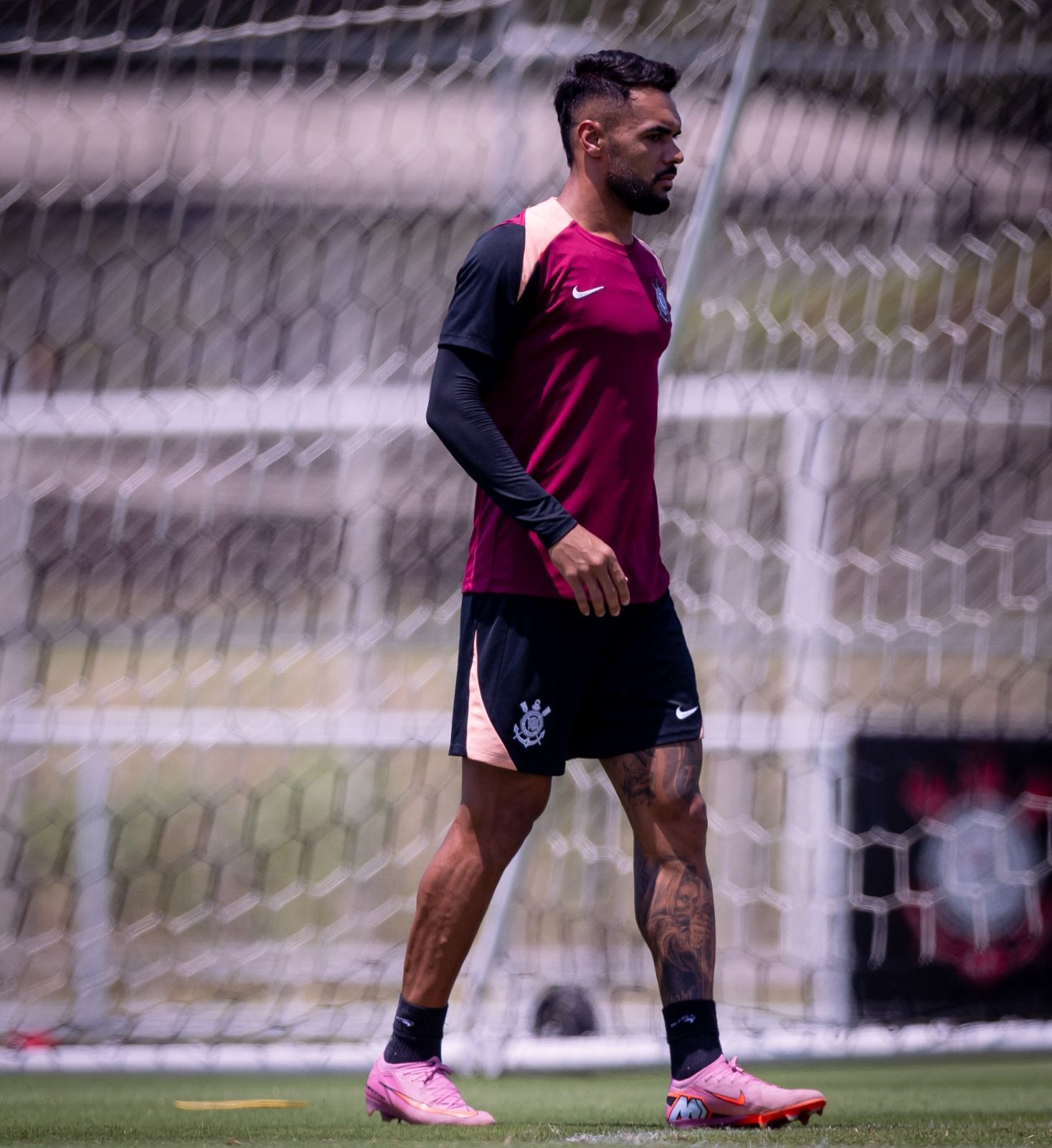 Volante titular do Corinthians é preservado para cuidar de tornozelo; saiba detalhes