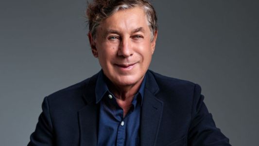 'Flávio Venturini 50 anos' celebra carreira e traz um roteiro que destaca momentos importantes da trajetória do cantor