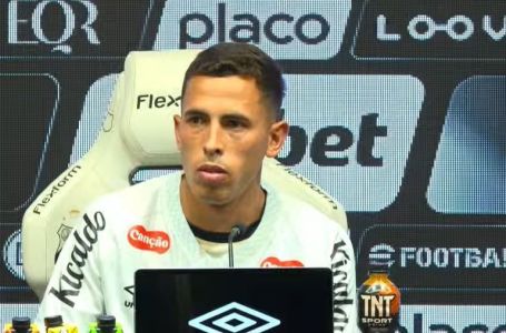 Christian Oliva foi apresentado pelo Santos nesta quinta-feira (5)