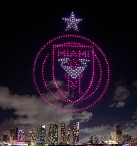 Escudo do Inter Miami projetado por drones, em Miami, nos Estados Unidos