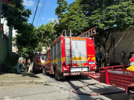 Bombeiros procuram por vítimas em três suítes de asilo que desabou em BH