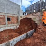 Homem morre soterrado em obra de muro em Ervália