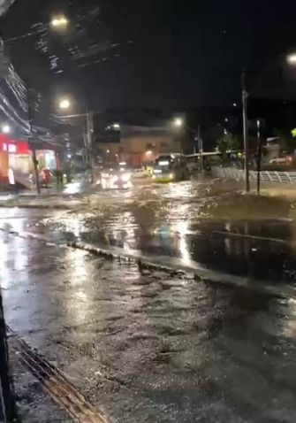 Temporal interdita Avenida Vilarinho por risco de transbordamento em BH