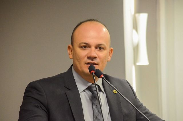 Oposição lança pacote de projetos contra aumento de impostos do governo Lula