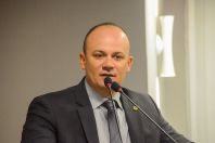 Maioria da oposição é a favor do fim da escala 6x1, diz líder