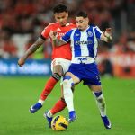 Benfica reage, marca no fim e empata clássico com o líder Porto pelo Português