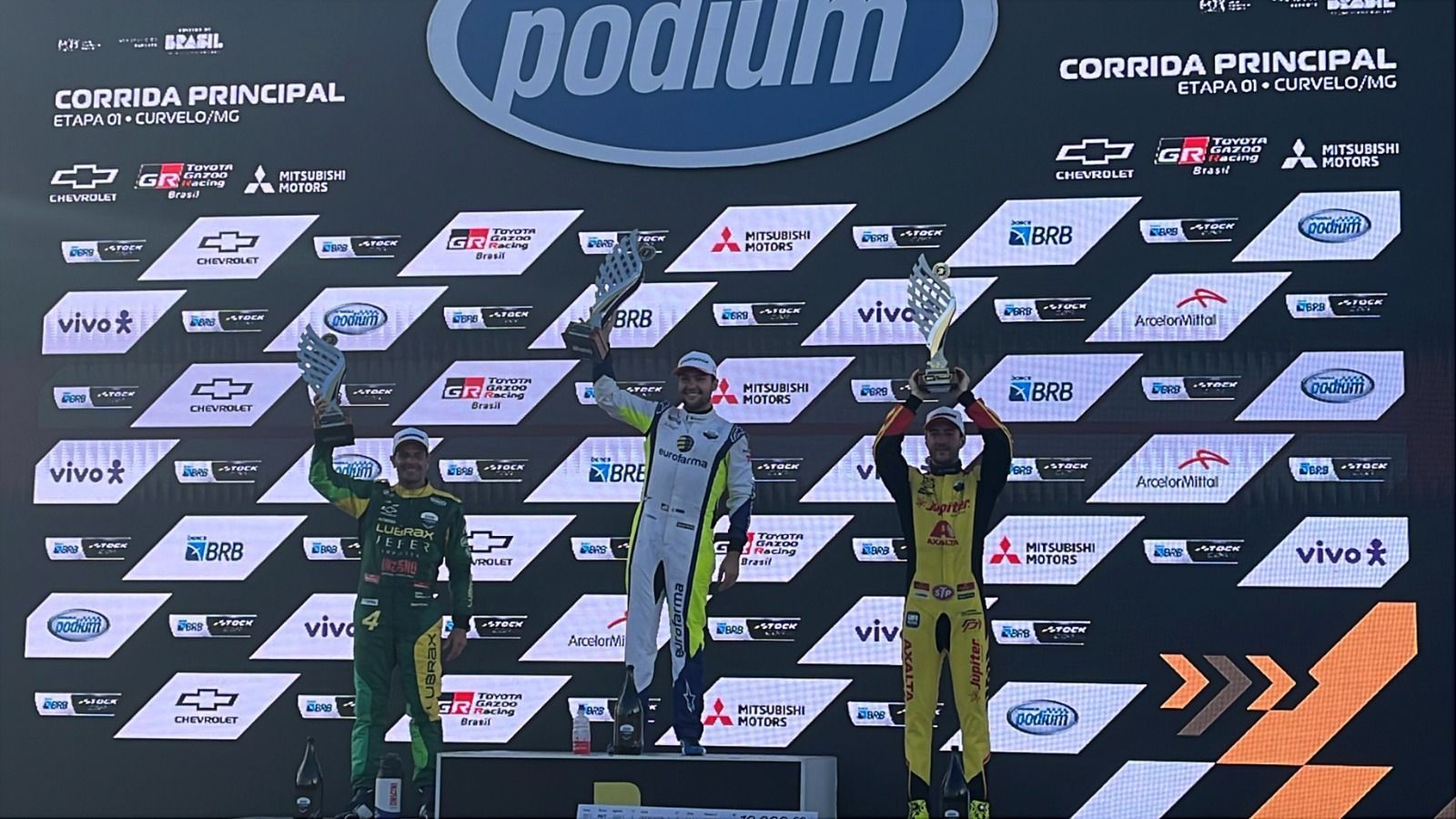 Stock Car: atual campeão, Felipe Fraga vence corrida principal em Curvelo