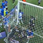 Após pancadaria, Cruzeiro x Atlético quebra recorde de expulsões no Brasil