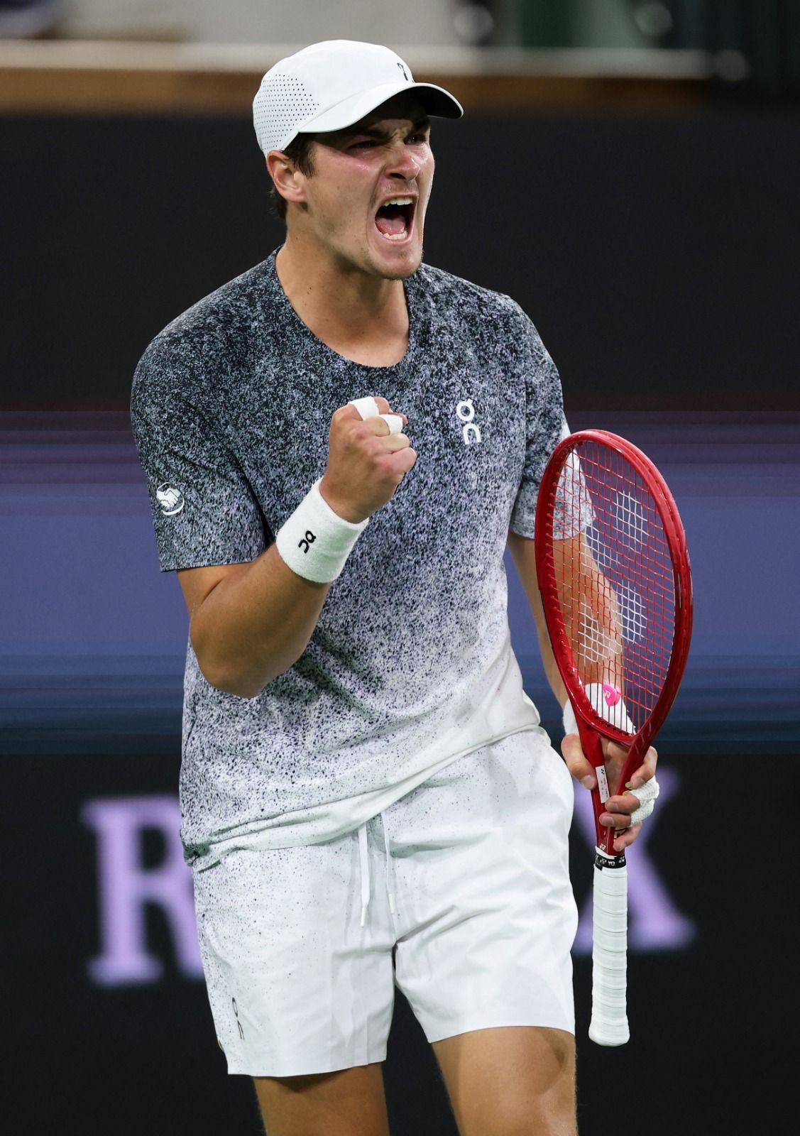 João Fonseca reage a vitória em Indian Wells e faz 'promessa' para duelo com Sinner
