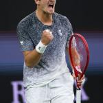 João Fonseca reage a vitória em Indian Wells e faz 'promessa' para duelo com Sinner
