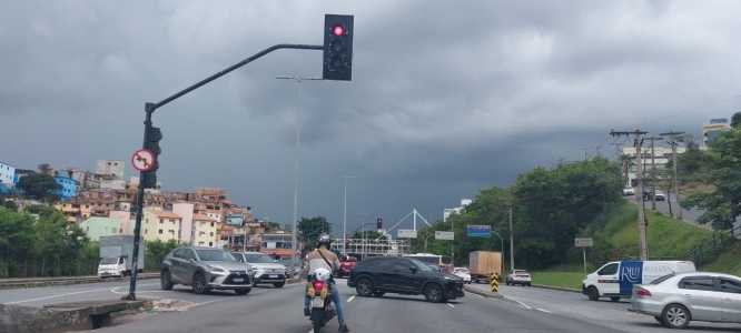 Chuva atinge diversas regionais de BH nesta segunda-feira (9)