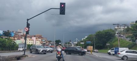 Chuva atinge diversas regionais de BH nesta segunda-feira (9)