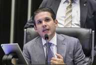 Fim da escala 6x1: Motta vai se reunir com relator para definir cronograma de votação