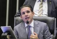 Atos pressionam Hugo Motta a pautar 'PL da Misoginia' na Câmara