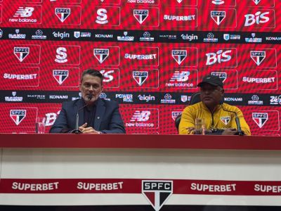Rui Costa e Roger Machado durante coletiva nesta terça-feira (10)