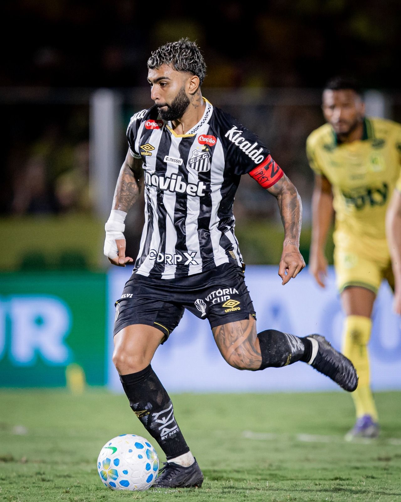 Emprestado pelo Cruzeiro, Gabigol se consolida no Santos e alcança bons números
