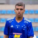 Atacante revelado pelo Cruzeiro é anunciado por campeão estadual