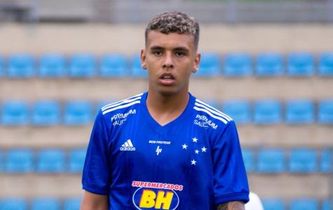 Vinícius Popó durante jogo pelo Cruzeiro